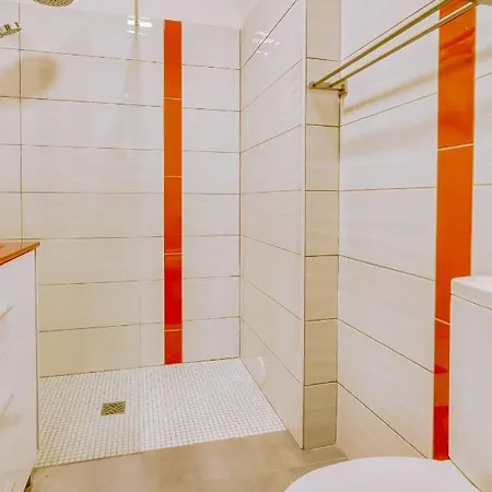 Hope House - 1 Bedroom - דירה וילהמורה